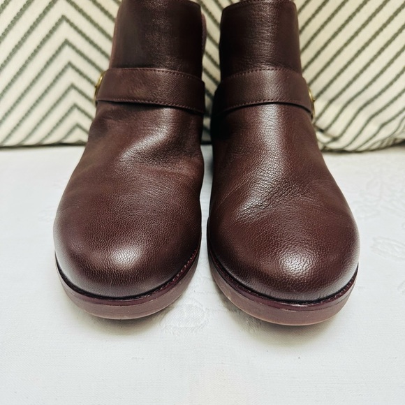 Fitflop Bria Buckle Ankle Boot, Size 9 - Picture 9 of 12